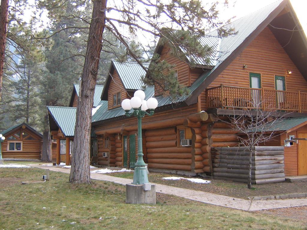 Rainbow Lake Castle Resort Princeton Eksteriør billede