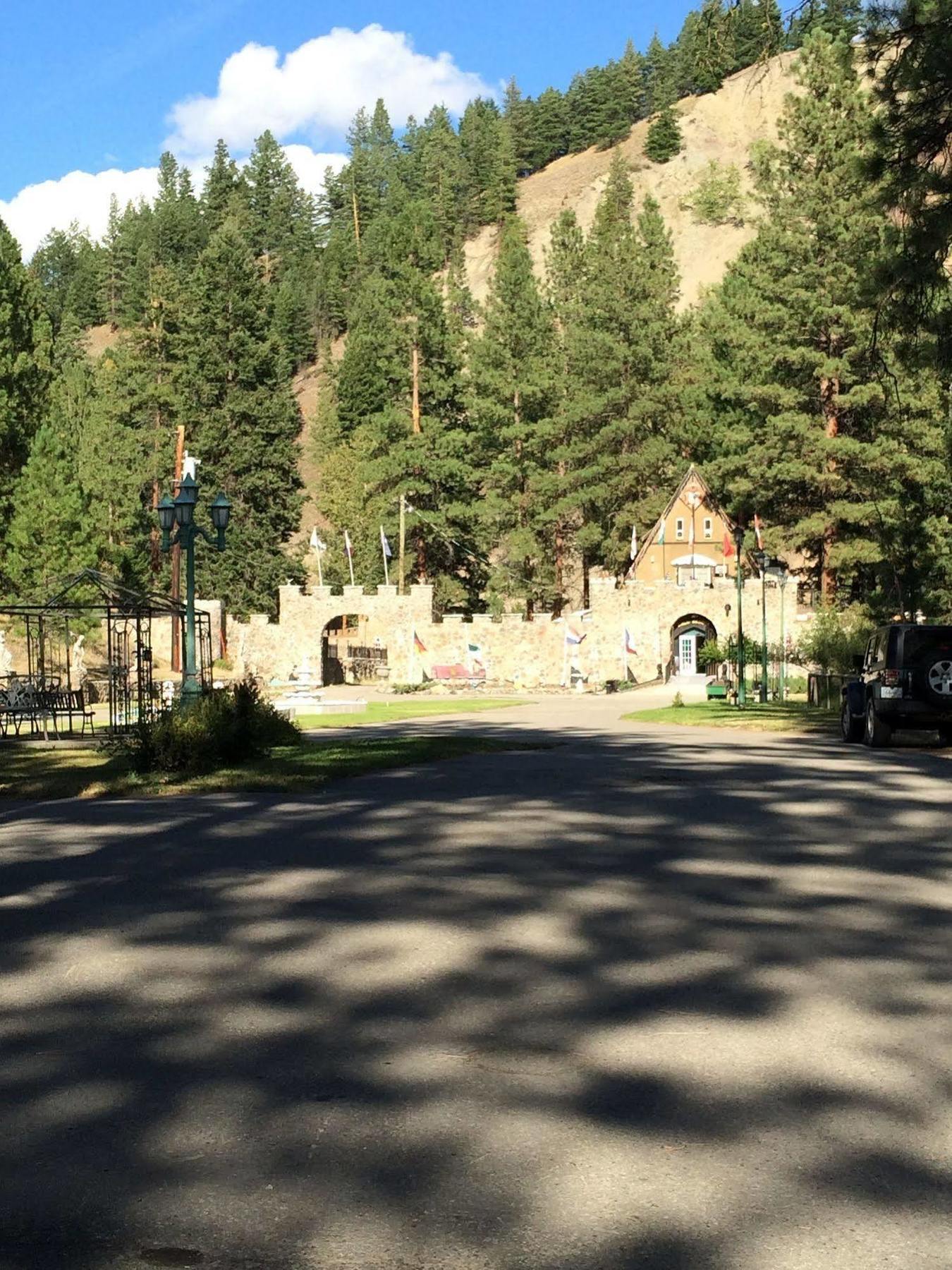 Rainbow Lake Castle Resort Princeton Eksteriør billede